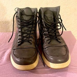 Leather High Top Levi’s shoes Size 8 NWOT